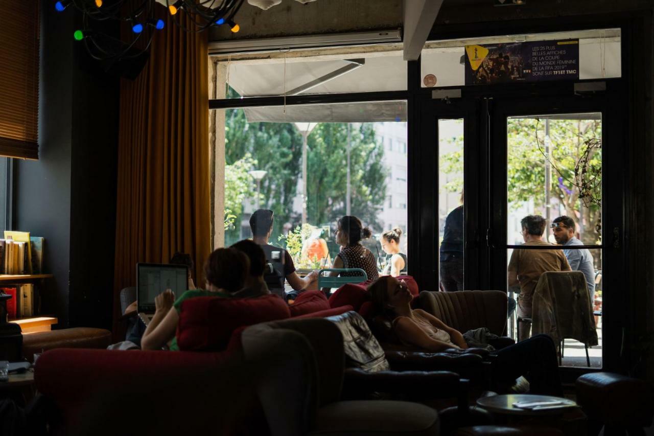 The People Belleville Hostel Parijs
